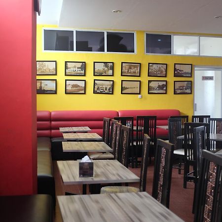RedDoorz Plus near Senen Jakarta Exterior foto