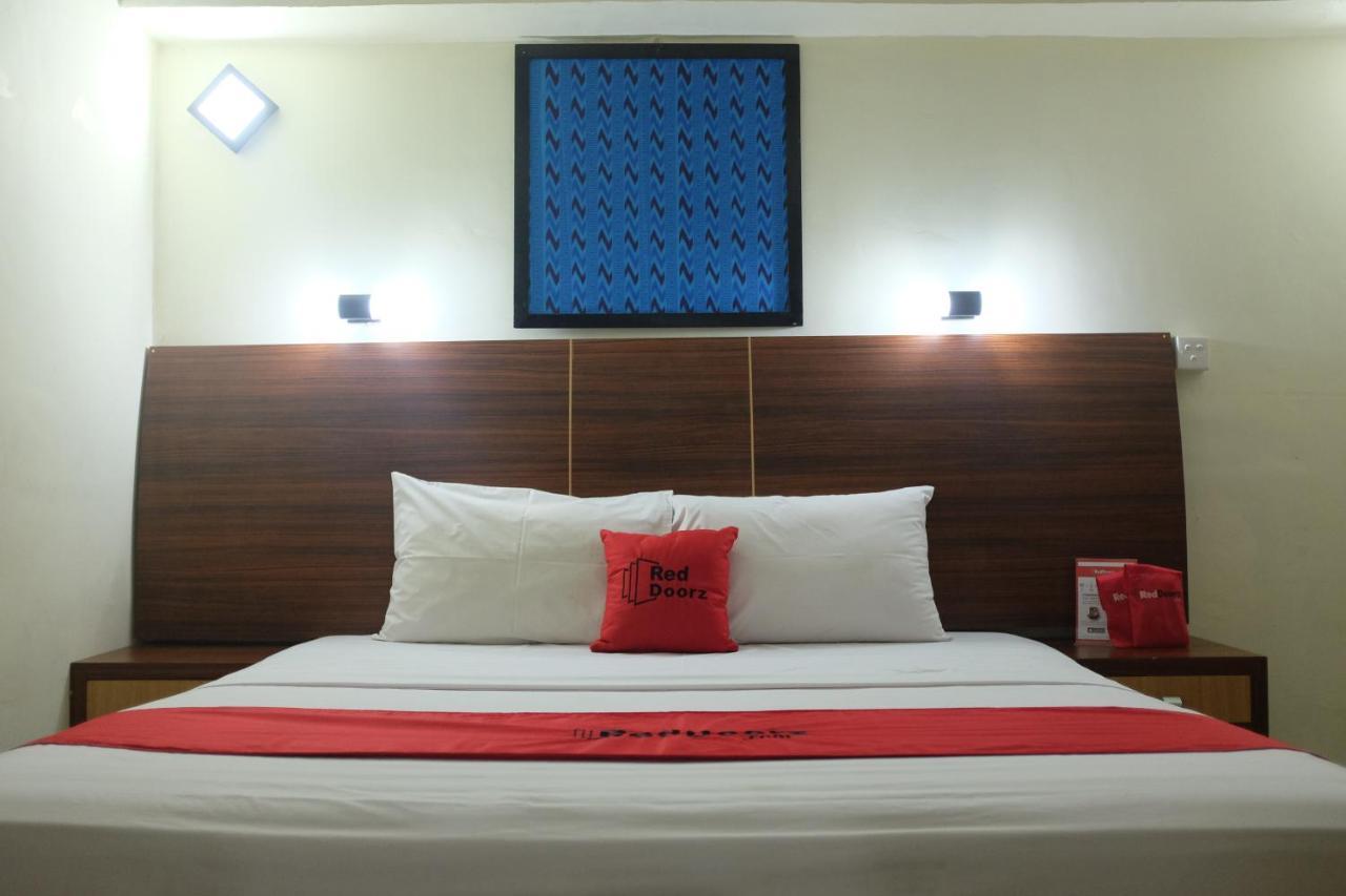 RedDoorz Plus near Senen Jakarta Exterior foto