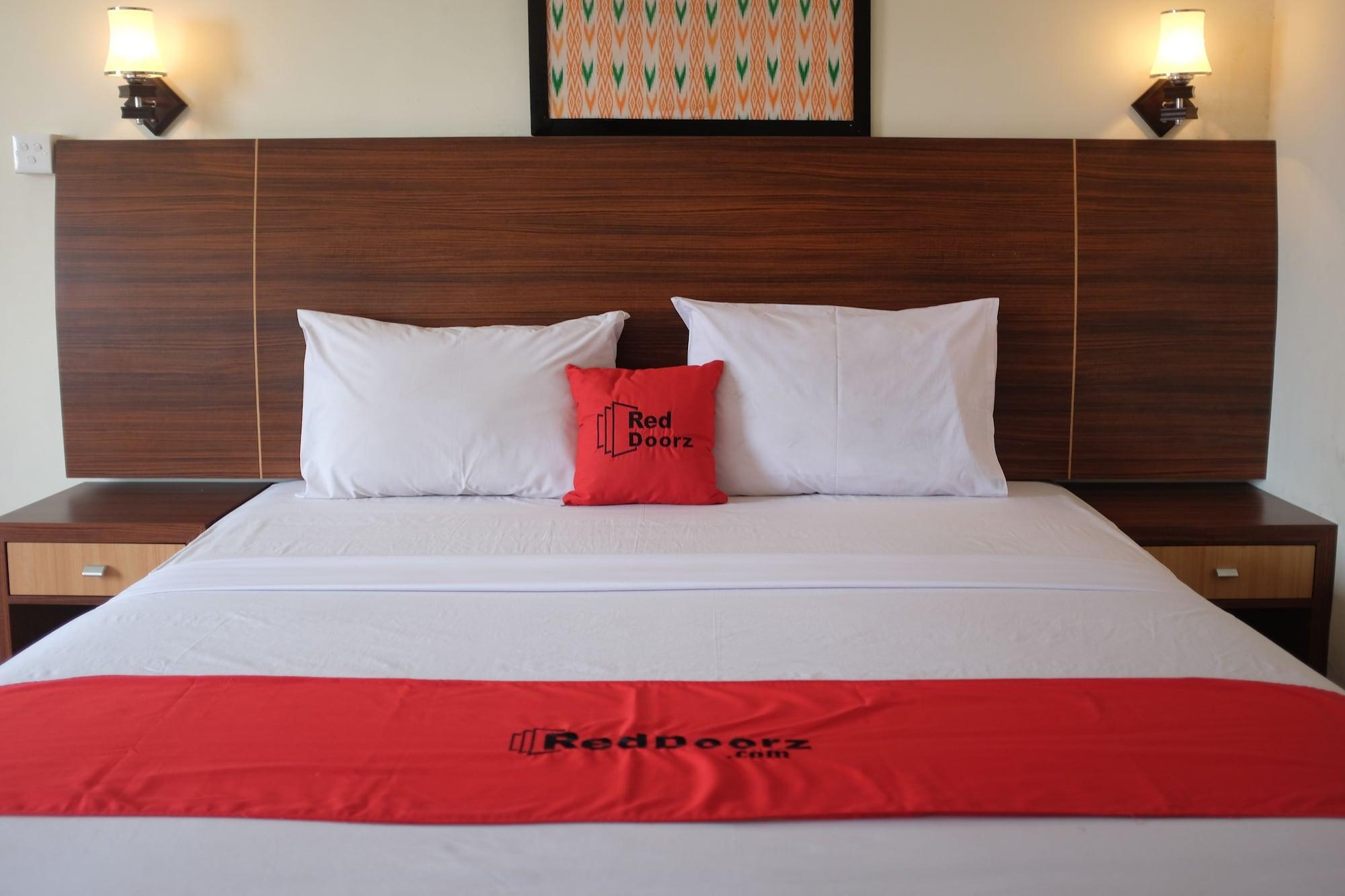 RedDoorz Plus near Senen Jakarta Exterior foto