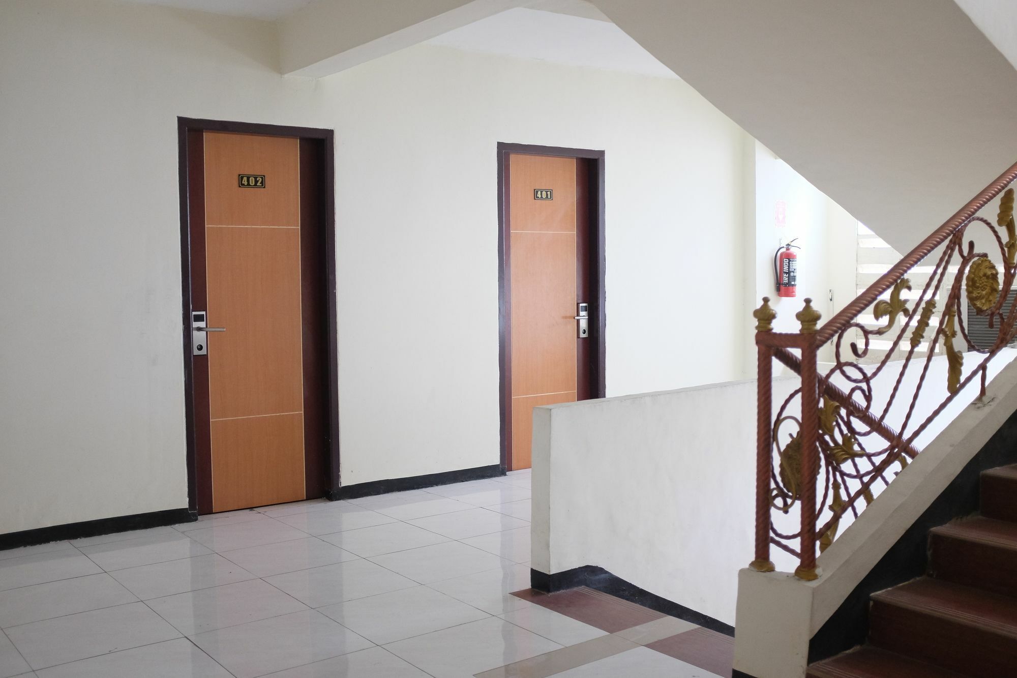 RedDoorz Plus near Senen Jakarta Exterior foto
