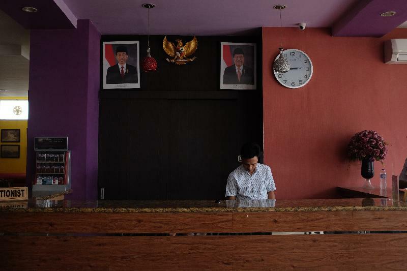 RedDoorz Plus near Senen Jakarta Exterior foto