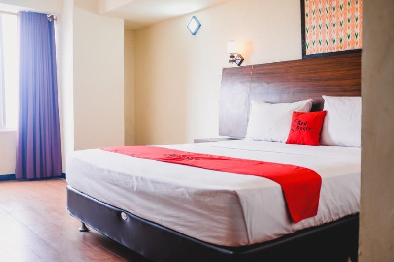 RedDoorz Plus near Senen Jakarta Exterior foto